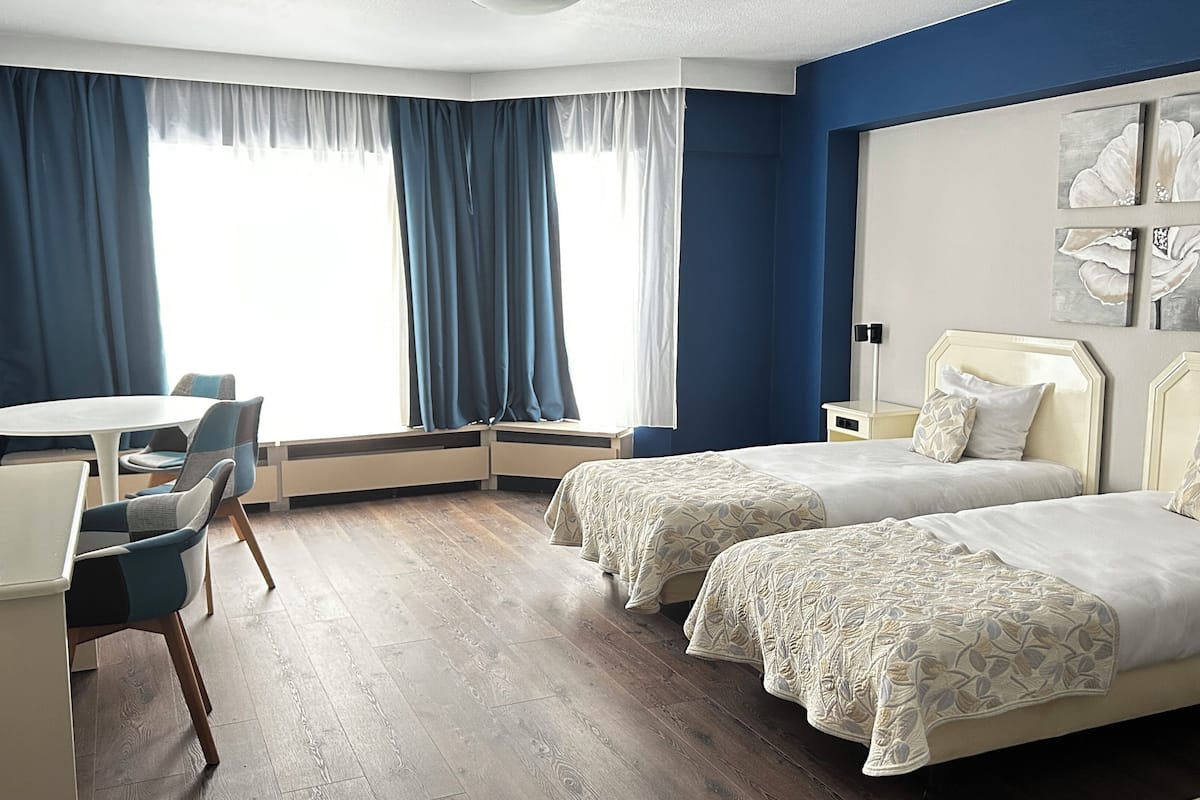 Comfort Twin Room, mesra pergerakan | 1 bilik tidur, langsir/tirai gelap terus, Wi-fi percuma, cadar katil