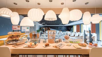 Colazione a buffet inclusa, servita tutte le mattine 
