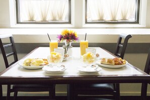 Frühstück, Mittagessen und Abendessen