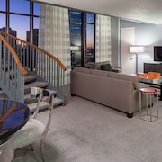 DoubleTree by Hilton Hotel Houston - Greenway Plaza