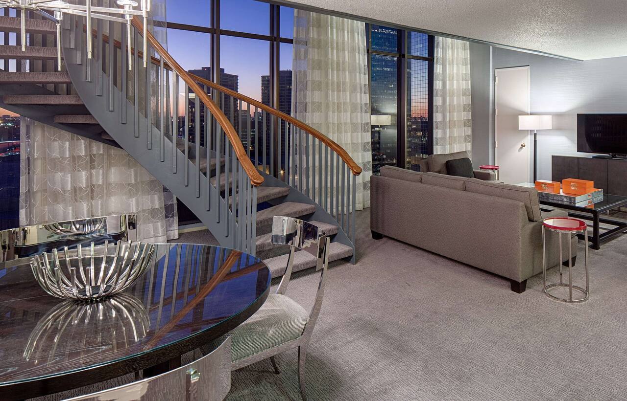 DoubleTree by Hilton Hotel Houston - Greenway Plaza