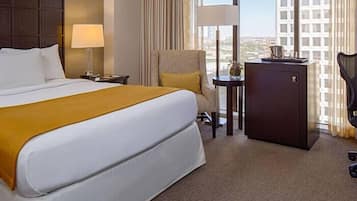 Premium bedding, in-room safe, desk, iron/ironing board