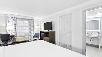 Standardzimmer, 1 King-Bett, barrierefrei, Nichtraucher | Hochwertige Bettwaren, Schreibtisch, laptopgeeigneter Arbeitsplatz