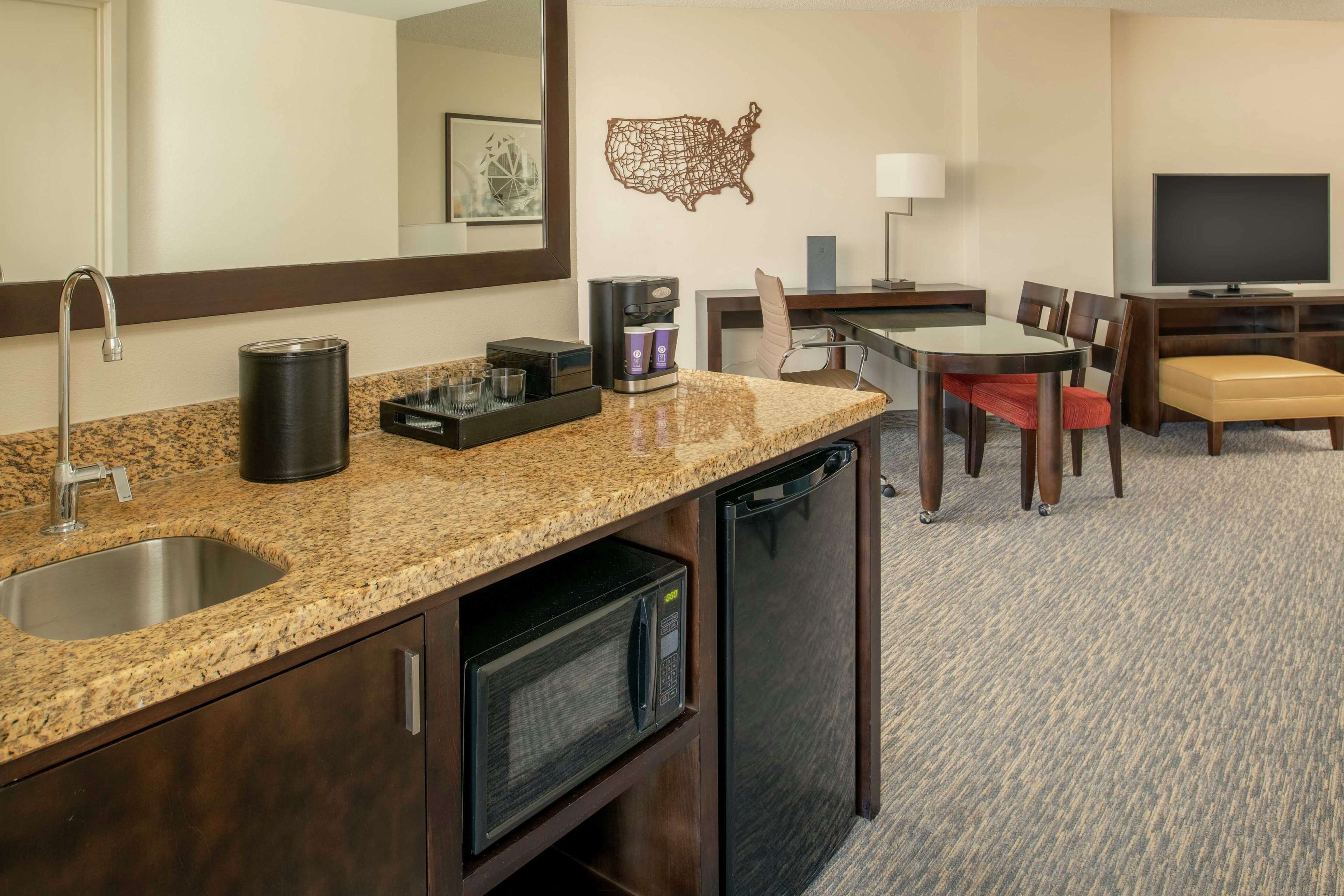 Foto - Embassy Suites  Seattle Tacoma International Airport