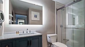Deep soaking tub, hydromassage showerhead, free toiletries, hair dryer