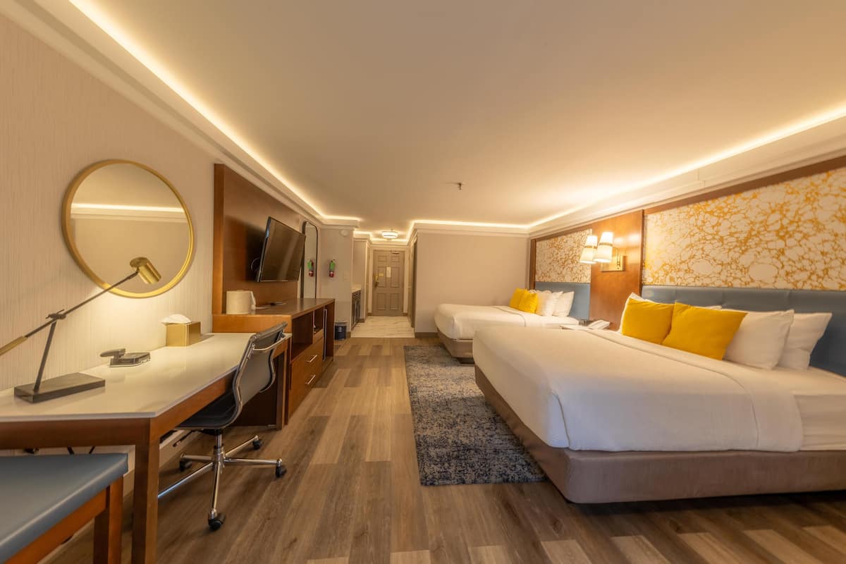 Suite, 2 camas de matrimonio, no fumadores, cocina básica | Caja fuerte, tabla de planchar con plancha, wifi gratis y ropa de cama
