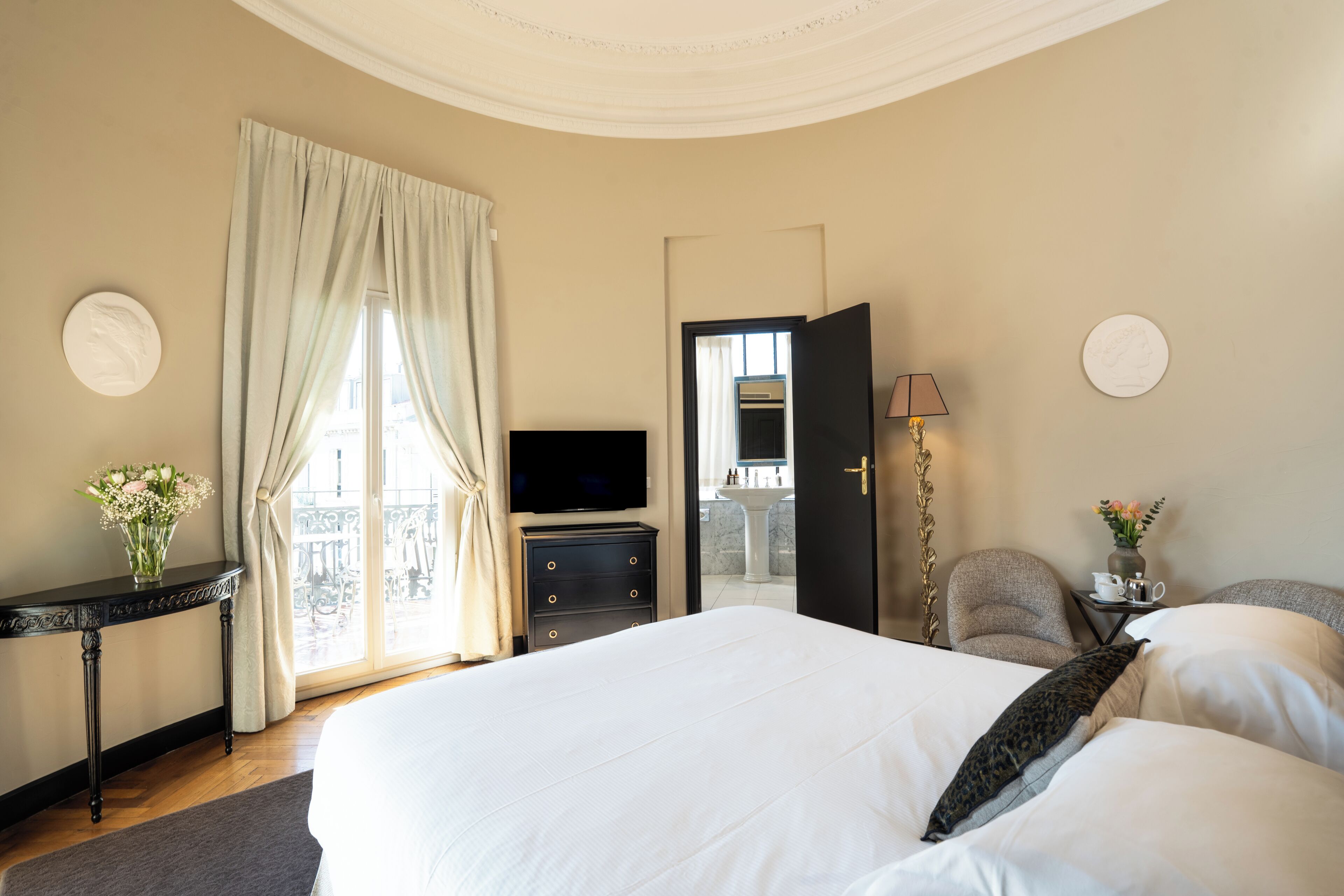 Habitación (Rotunda) | Ropa de cama de alta calidad y minibar 