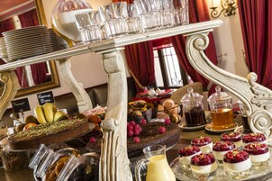 Daily buffet breakfast (EUR 20 per person)