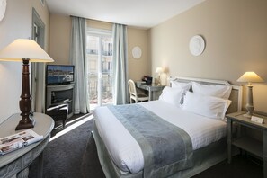 Superior room (Free wine tasting) | Premium bedding, minibar, in-room safe, individually decorated