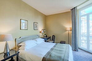 Superior room (Free wine tasting) | Premium bedding, minibar, in-room safe, individually decorated