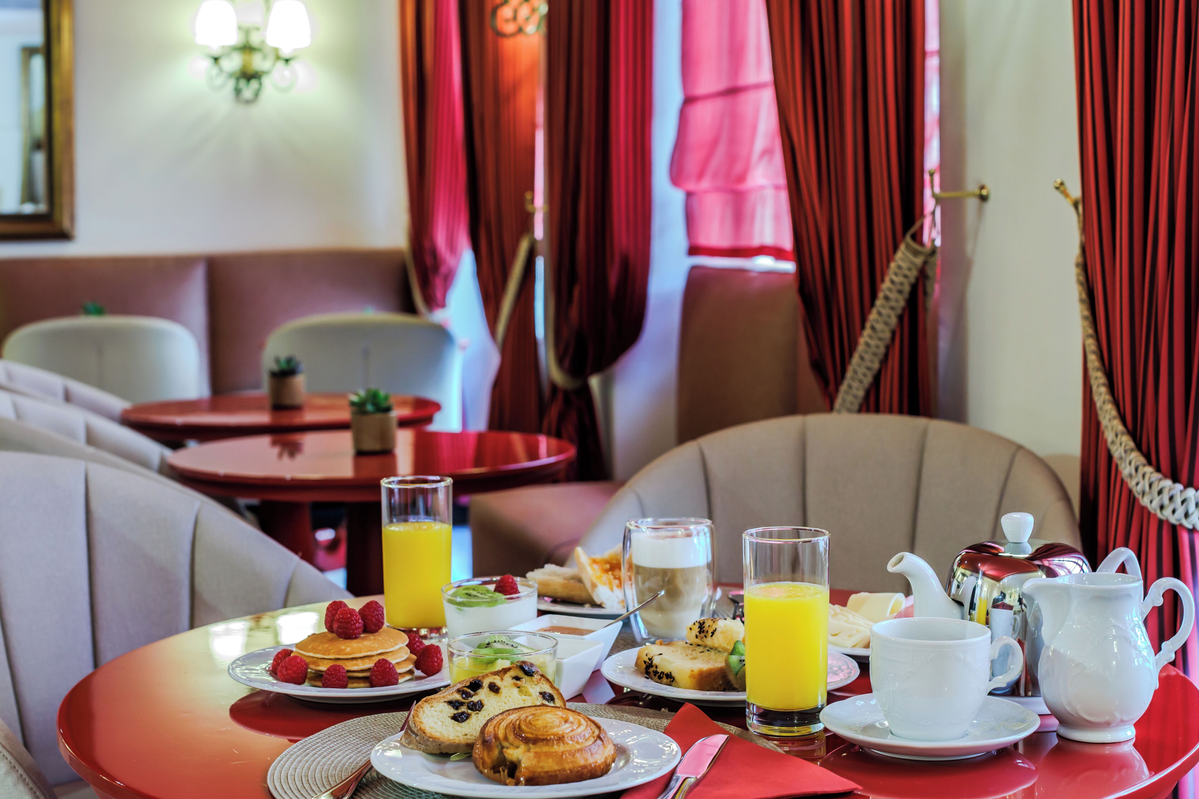 daily buffet breakfast (eur 20 per person)