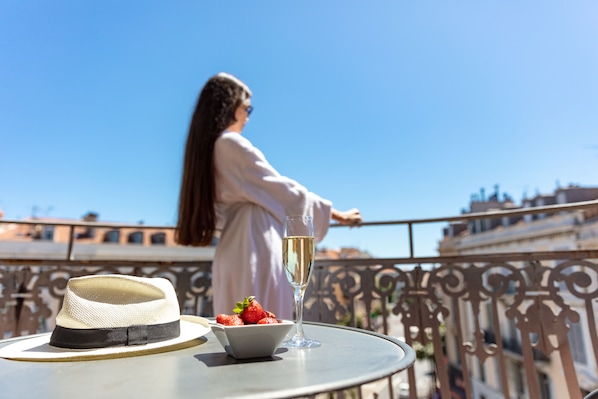 Rotunda Room (Free wine tasting) | View from room