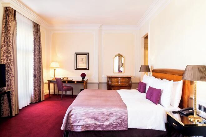 Premium bedding, down duvets, minibar, in-room safe