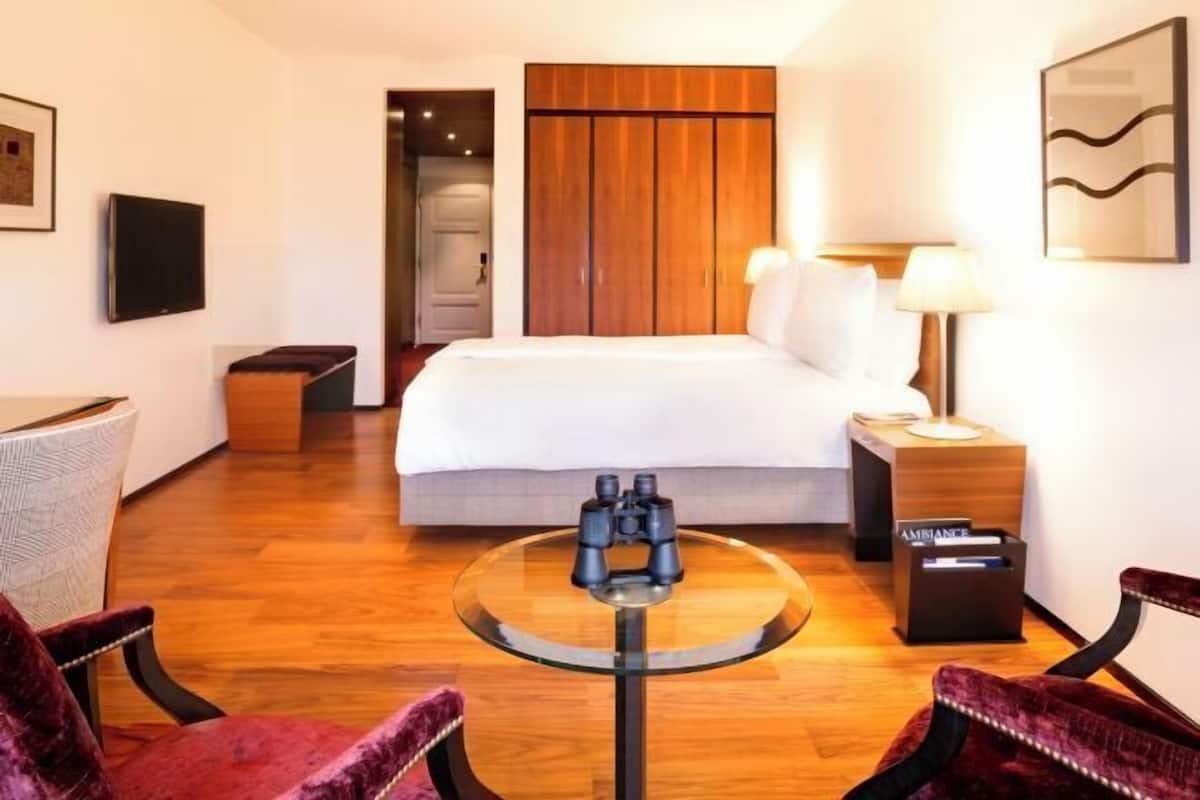 Ropa de cama de alta calidad, edredón y minibar