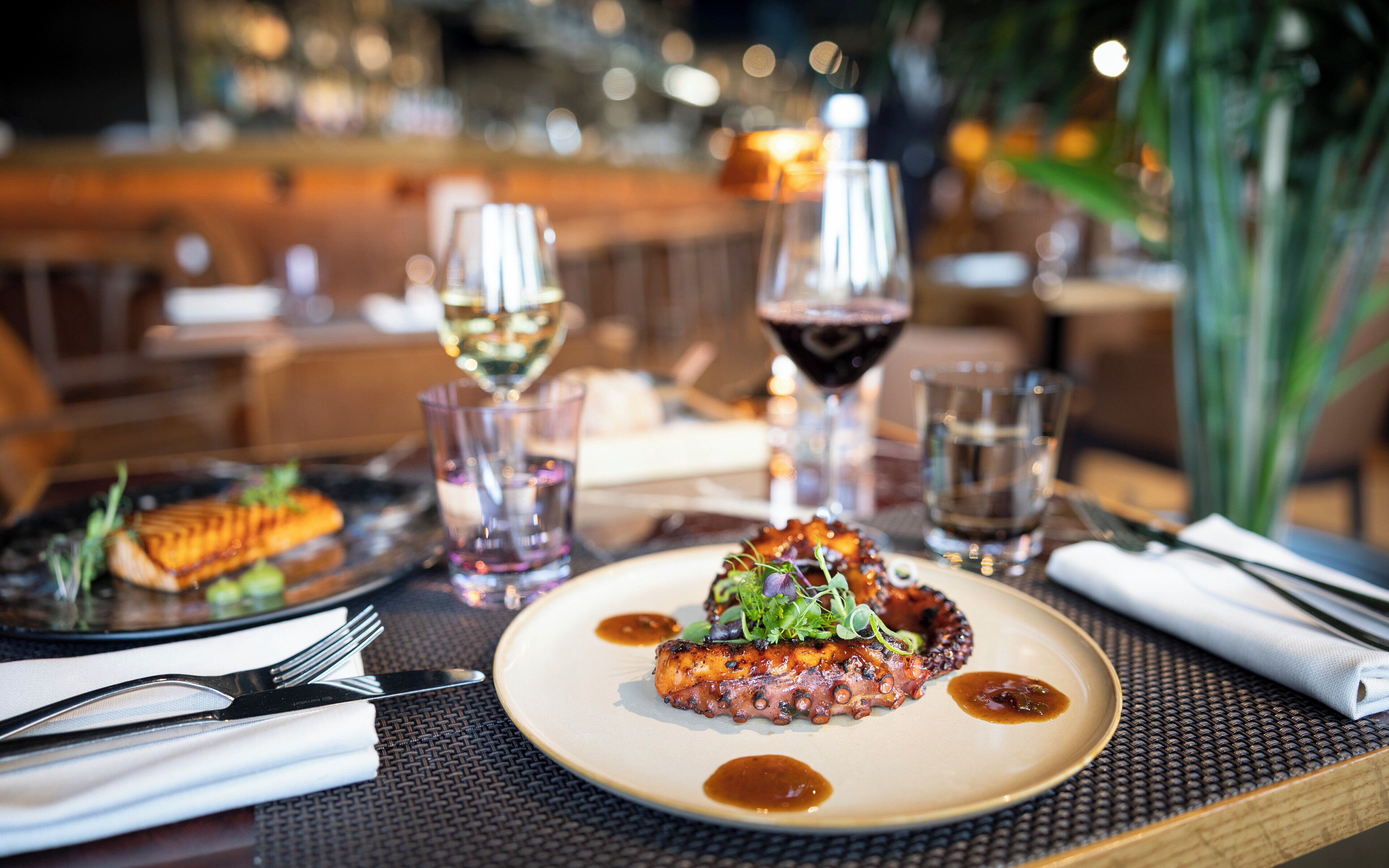 Der serveres morgenmad, frokost, aftensmad og brunch