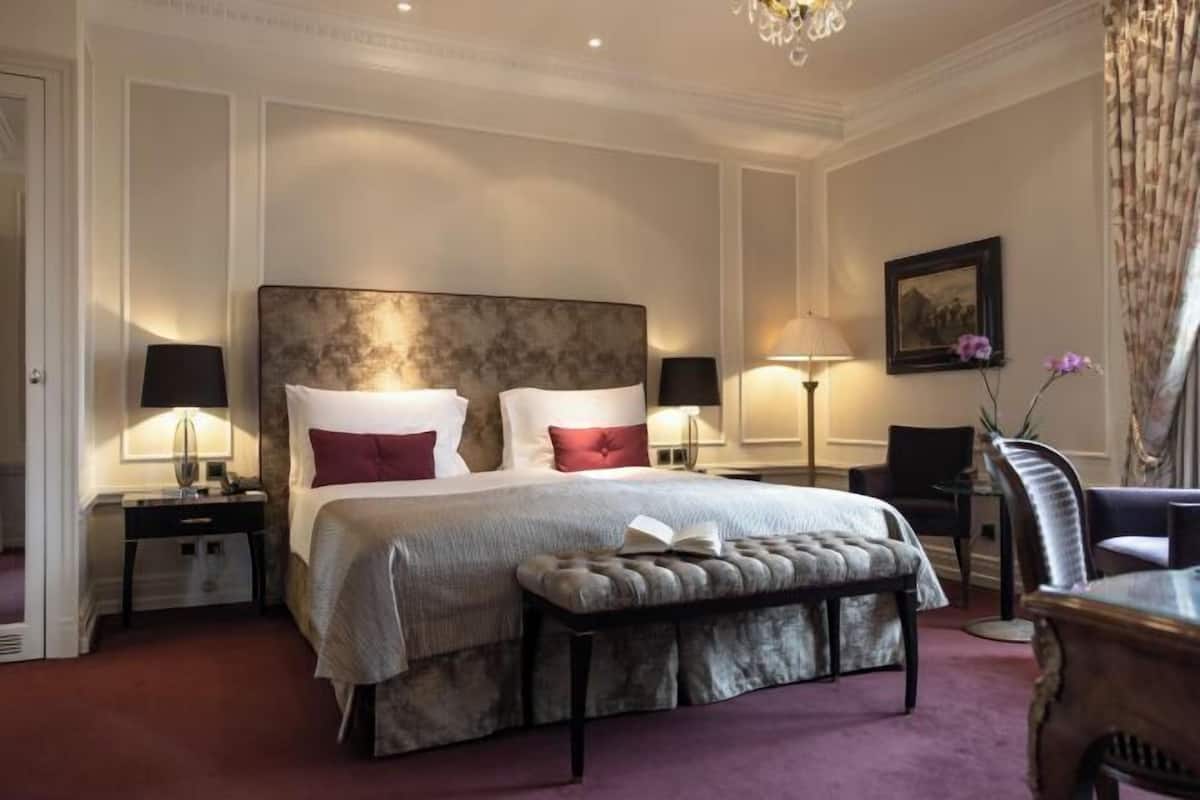 Ropa de cama de alta calidad, edredón y minibar