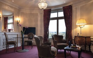 Suite, Tower