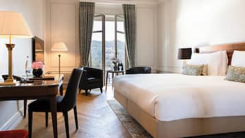 Premium bedding, down comforters, minibar, in-room safe