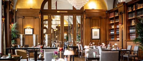 Breakfast, lunch, dinner served; international cuisine, garden views