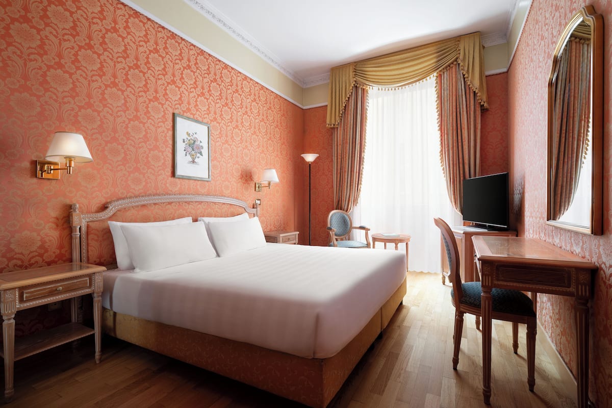 1 bedroom, minibar, desk, soundproofing