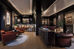 Bar (on property) - Sina De la Ville (Milan)