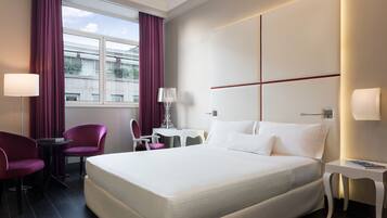 Minibar, una scrivania, insonorizzazione, Wi-Fi