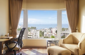 Egyptian cotton sheets, premium bedding, minibar, in-room safe