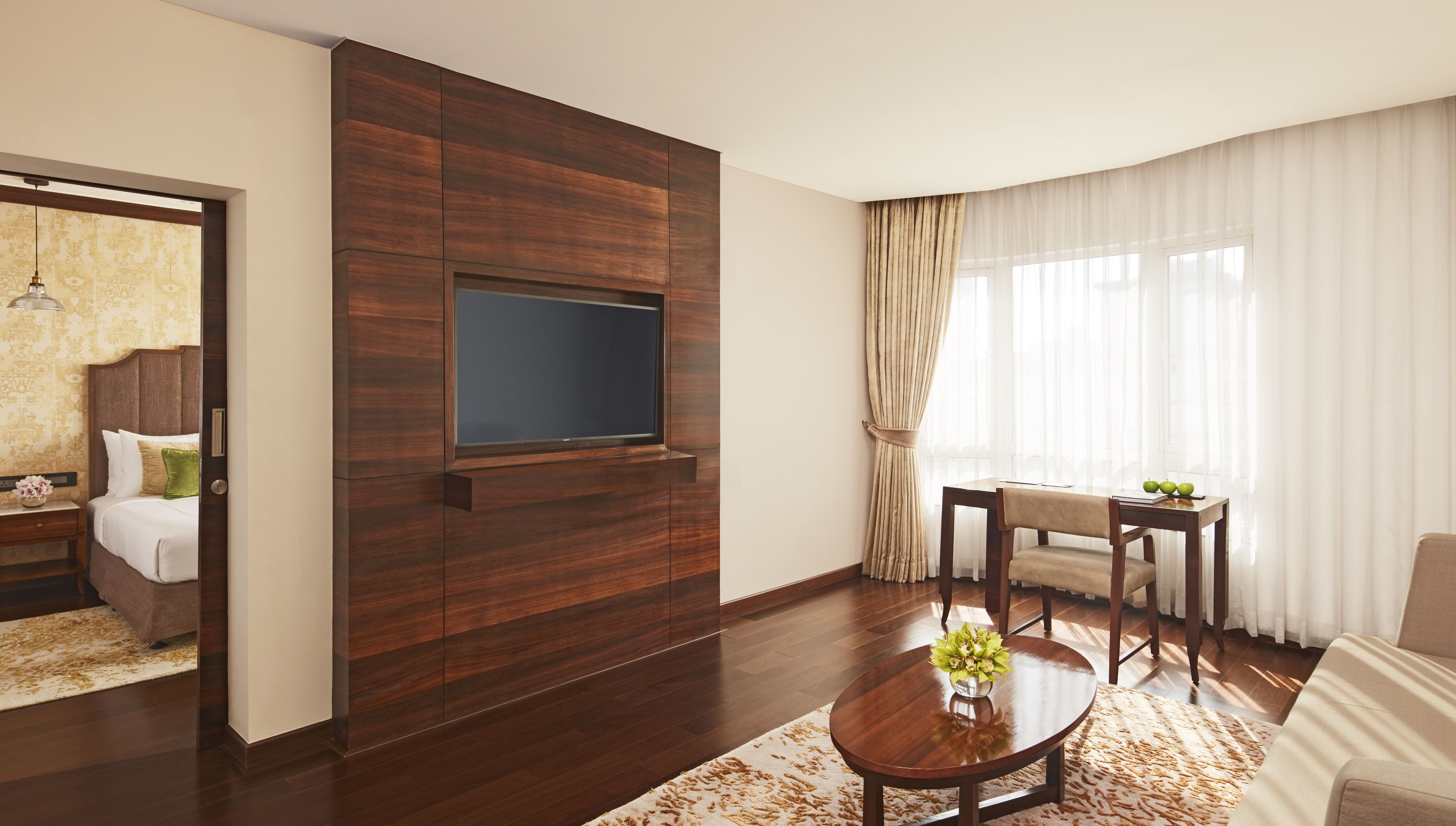 seleqtions suite, 1 king bed, city view | egyptian cotton sheets, premium bedding, minibar, in-room safe