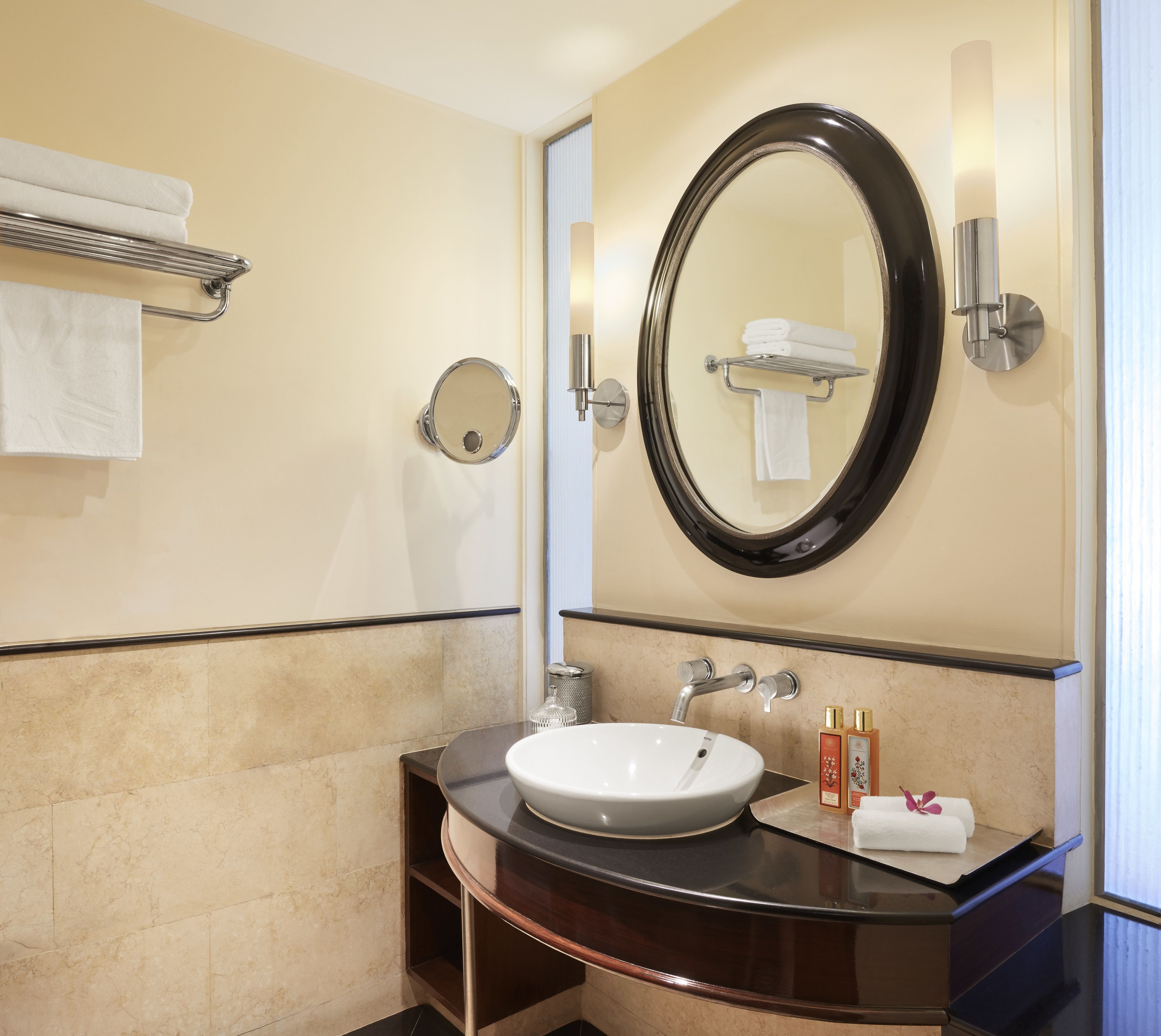 shower, rainfall showerhead, free toiletries, hair dryer