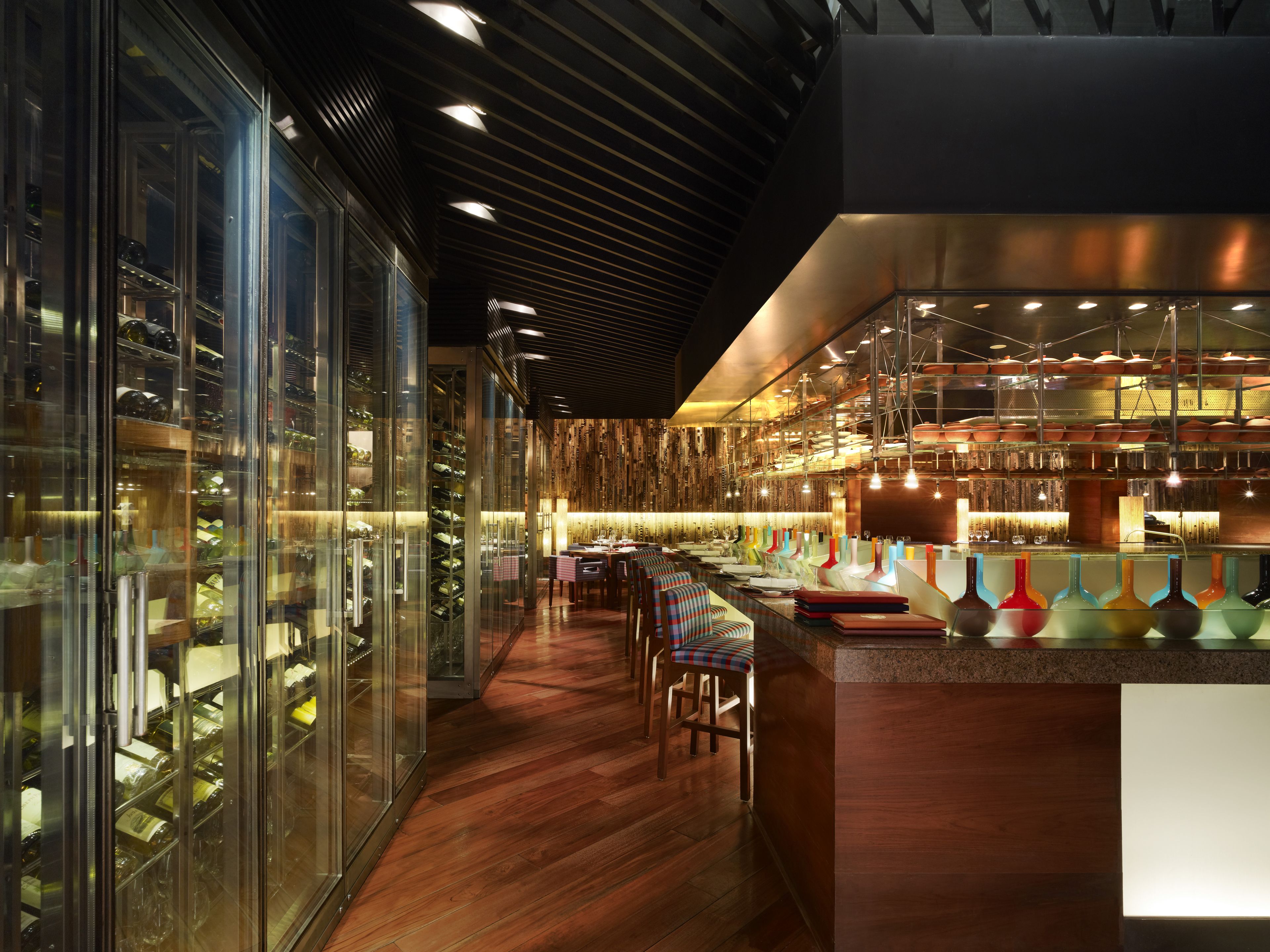 3 restaurants, breakfast, lunch, dinner served; italian cuisine