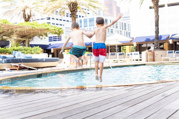 Outdoor pool, cabanas (surcharge), pool umbrellas