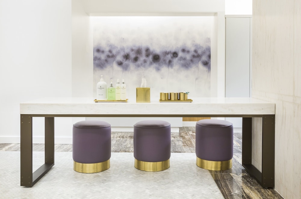 Four Seasons Hotel Houston by null