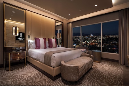Marra Style Signature One Bedroom Suite | Hypo-allergenic bedding, in-room safe, desk, blackout drapes. SAHARA Las Vegas