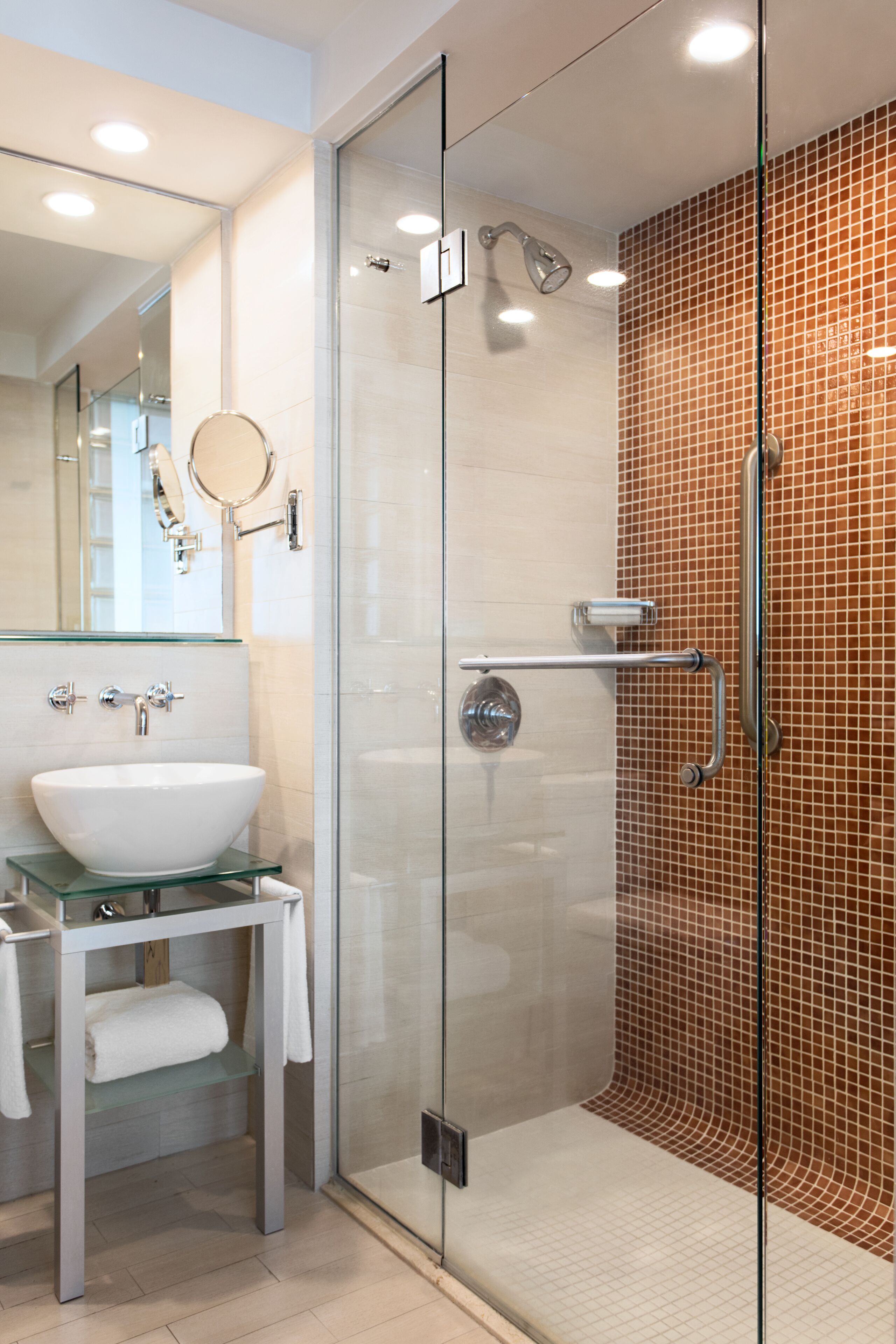 shower, free toiletries, bathrobes, towels