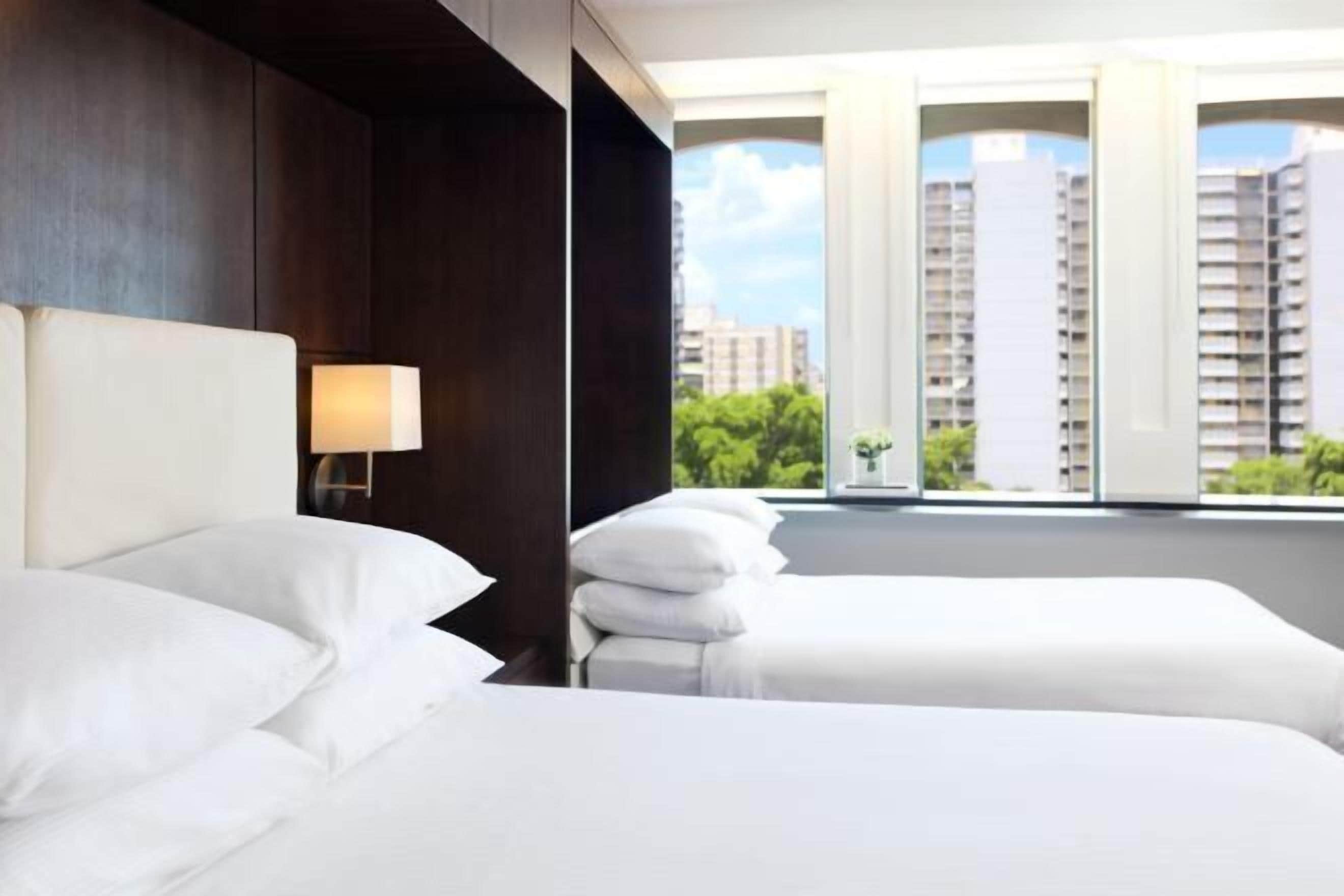 高档床上用品、客房内保险箱、遮光窗帘、隔音