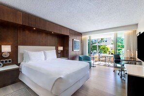 Premium bedding, in-room safe, blackout curtains, soundproofing - DoubleTree by Hilton San Juan (San Juan)