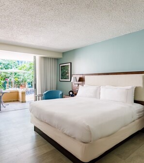 Deluxe 1 King Bed Balcony | Pemandangan taman