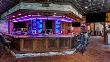 ランチ、ディナーに営業