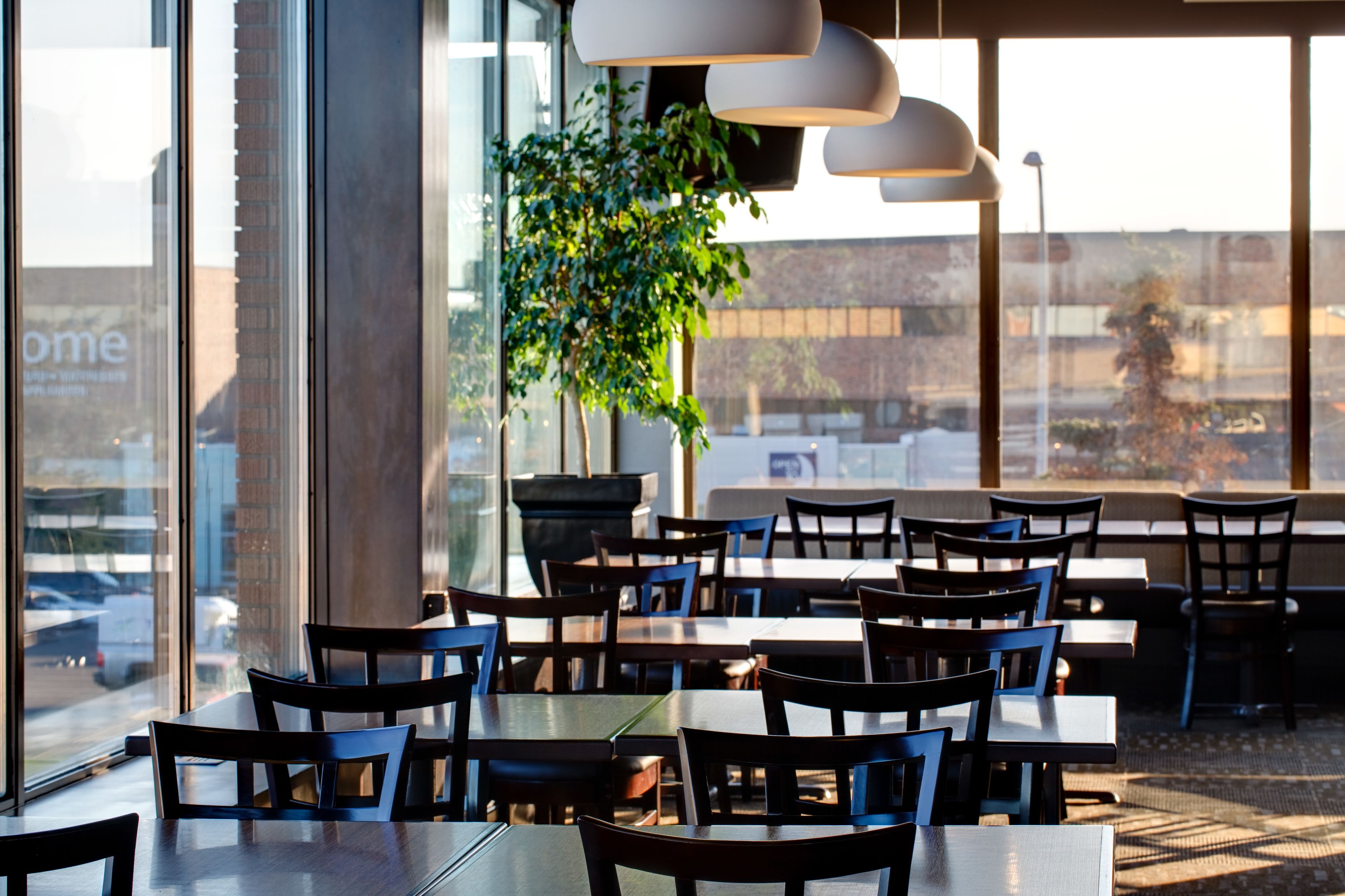 daily cooked-to-order breakfast (cad 9 per person)