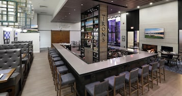 Se sirven desayunos y cenas, cocina americana