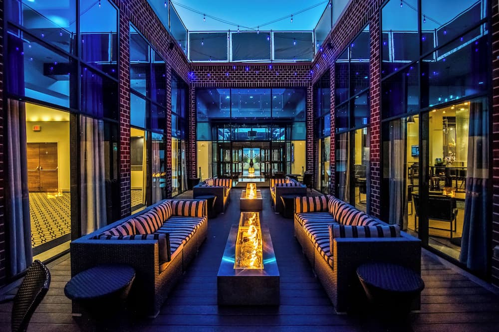 Hilton Mystic