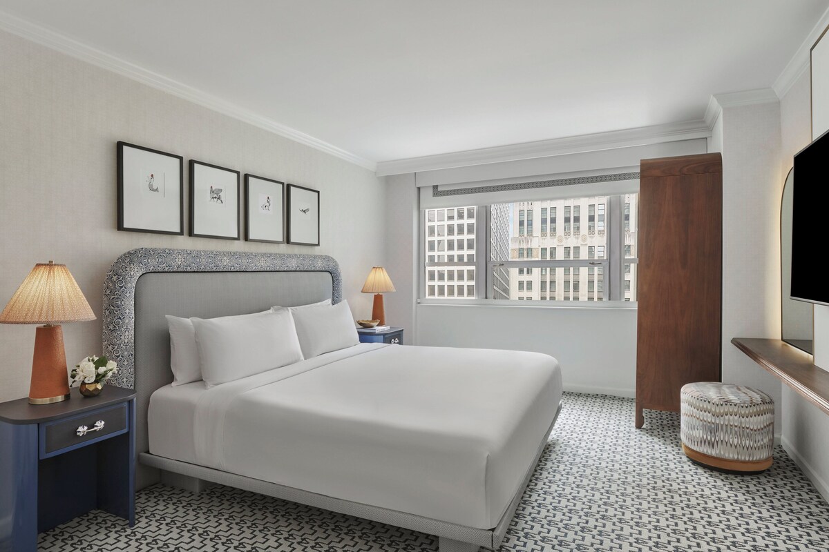 Egyptian cotton sheets, premium bedding, down comforters, pillowtop beds