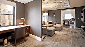 1 bedroom, Egyptian cotton sheets, premium bedding, down comforters at InterContinental Chicago Magnificent Mile by IHG