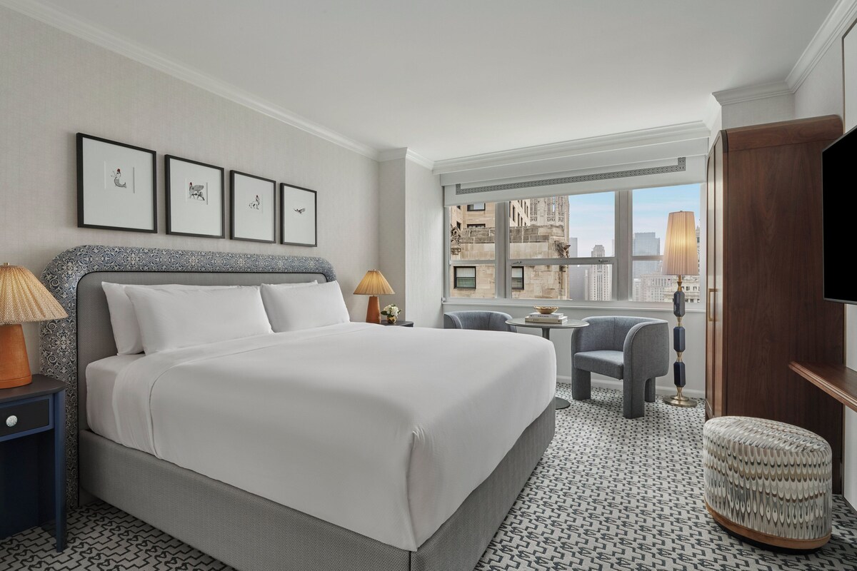 Egyptian cotton sheets, premium bedding, down comforters, pillowtop beds