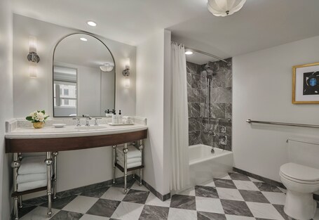 InterContinental Chicago Magnificent Mile, an IHG Hotel - Image 45