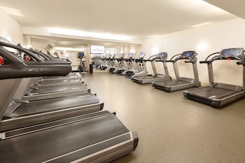 Gym at InterContinental Chicago Magnificent Mile, an IHG Hotel