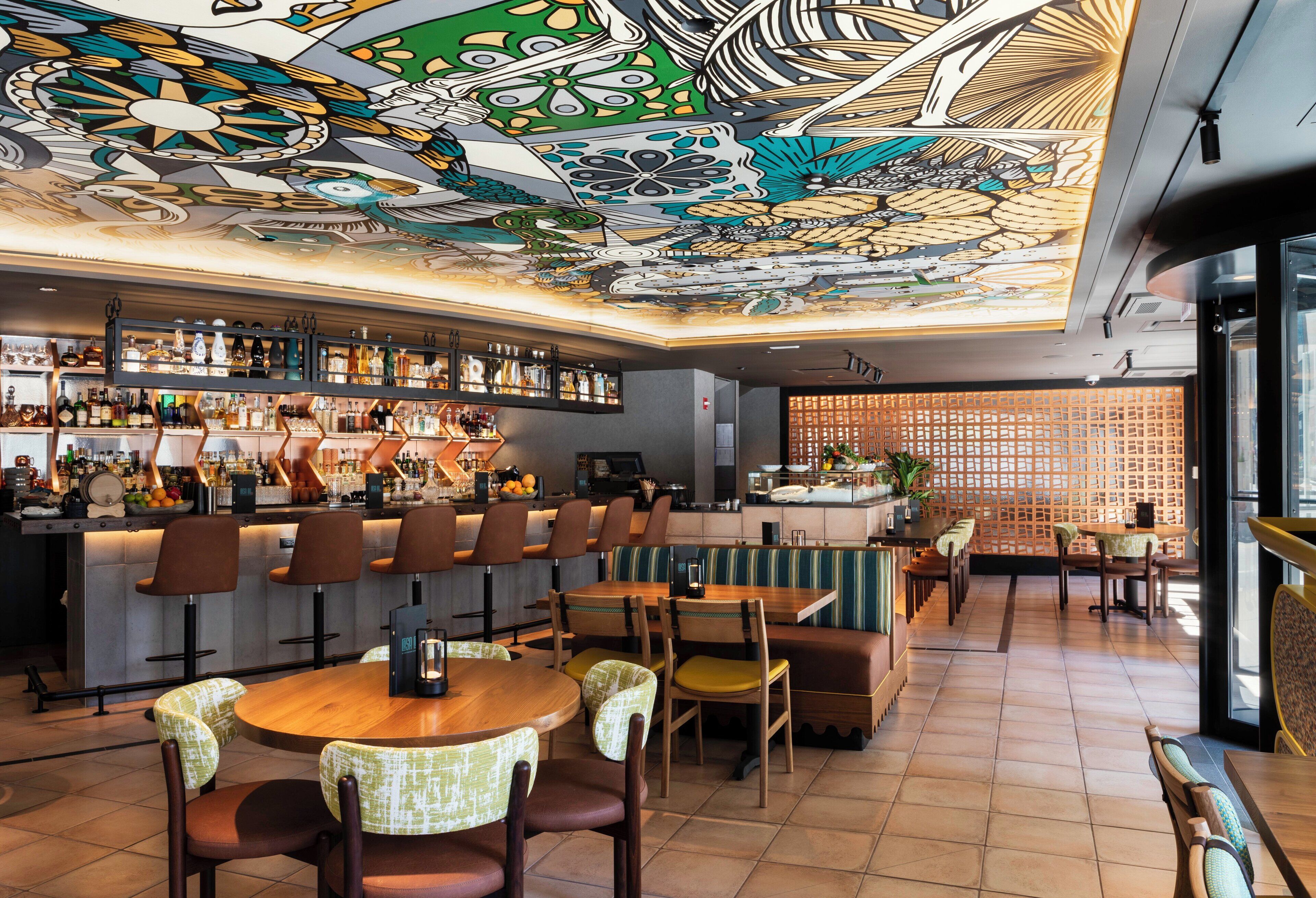 2 restaurants, breakfast, lunch, dinner served; american cuisine