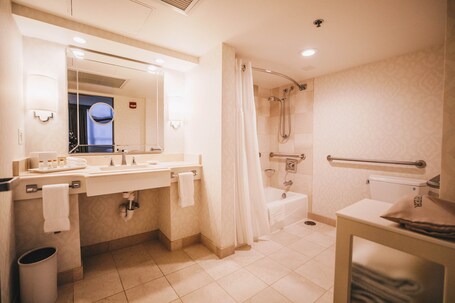 InterContinental Chicago Magnificent Mile, an IHG Hotel - Image 107