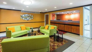 Lobby - Studios & Suites 4 Less Charlotte (Charlotte)