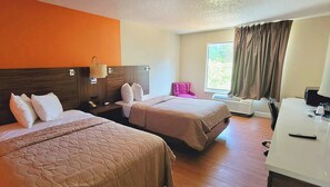 Ropa de cama hipoalergénica y escritorio 